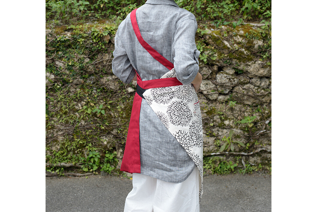 oneshoulderapron_km_rd