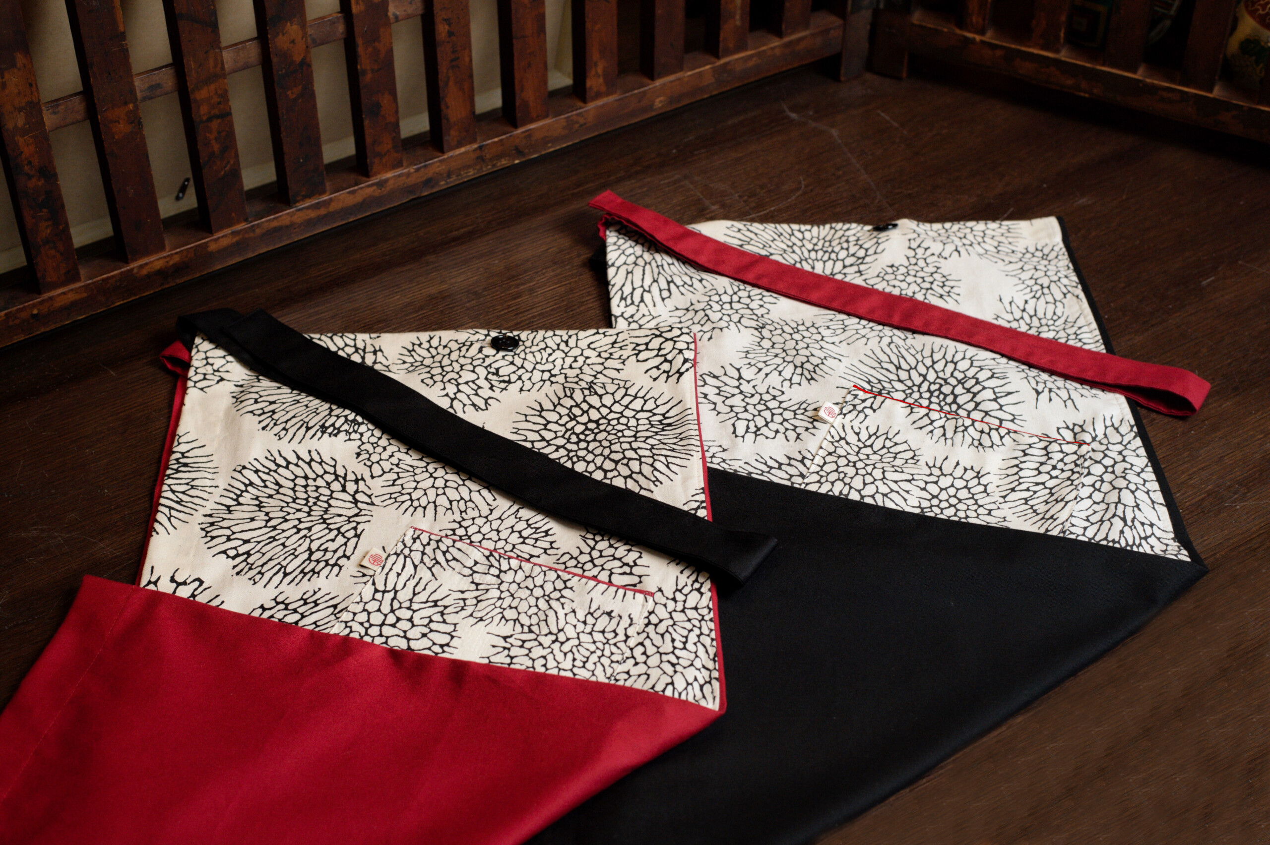 oneshoulderapron_km_rd
