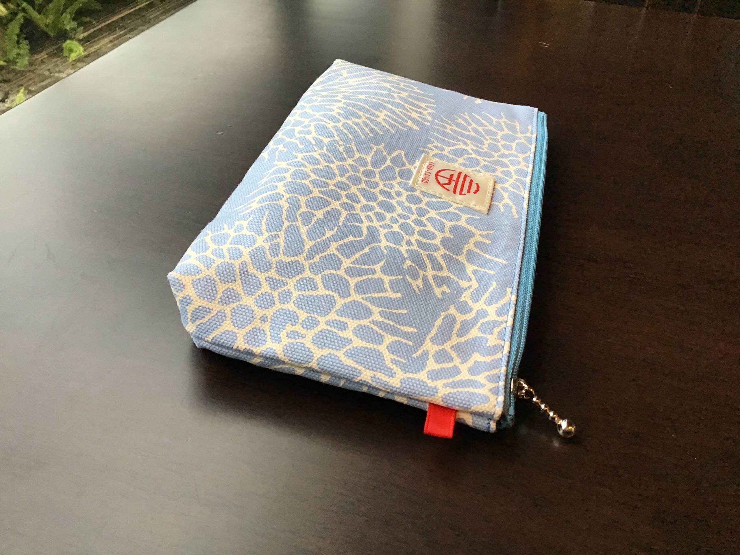 pouch_km_ax