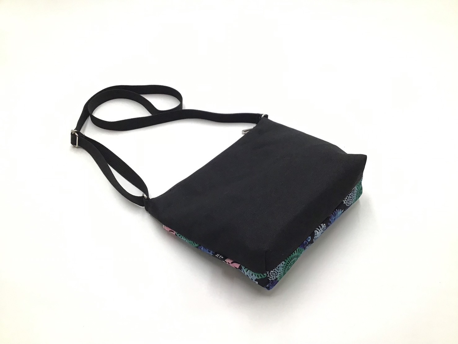 shoulderbag_kh_bk