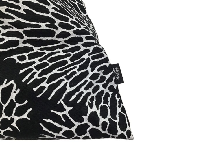 cushion-cover_km_bk