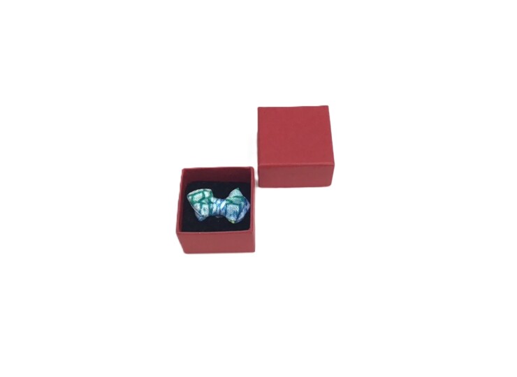 lapelpin_co_ribbon