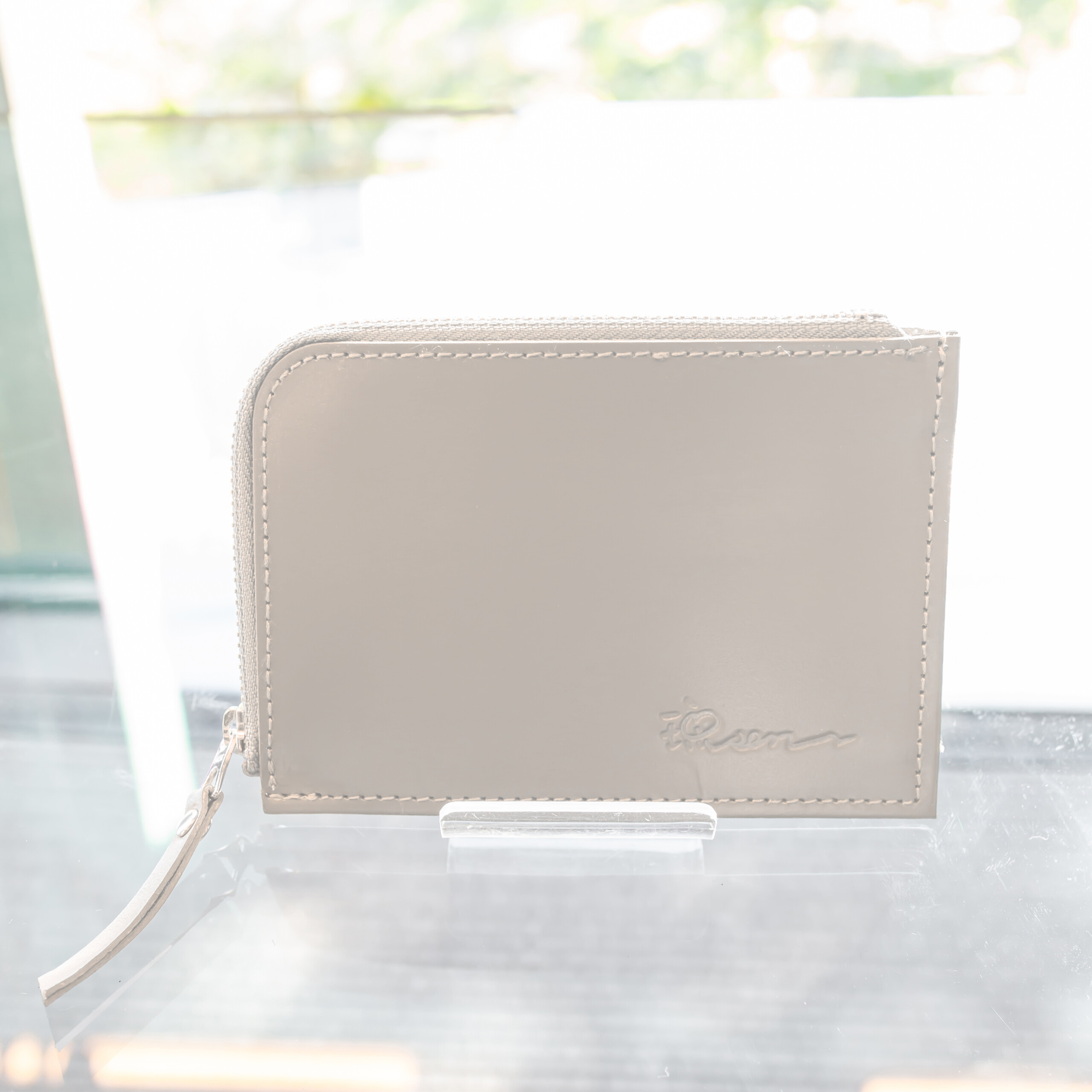 KANA-SANGO ガラスレザー財布 グレージュ