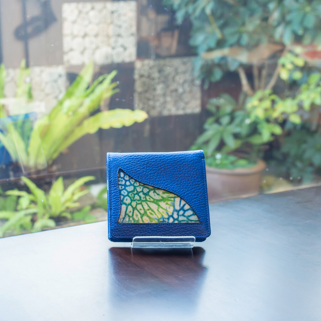 sango_dyed_bifold_wallet_bl