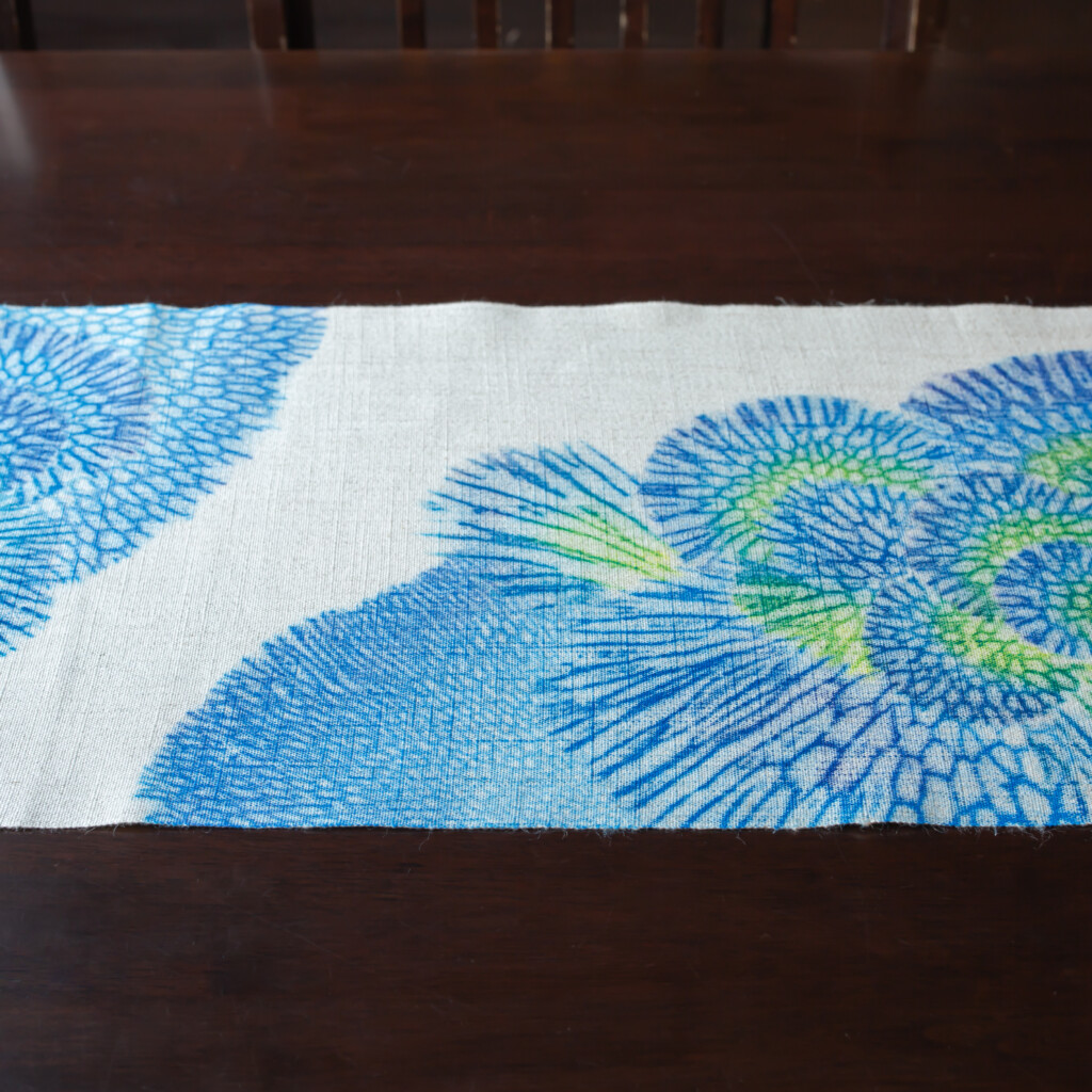 sango_dyed_table_runner_l_bl