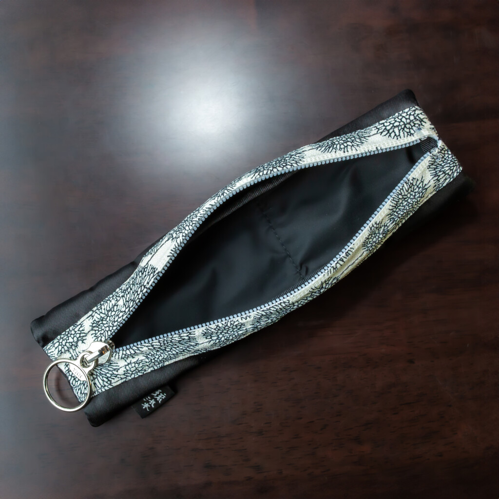 sango_zip_pen_case_bk_bk