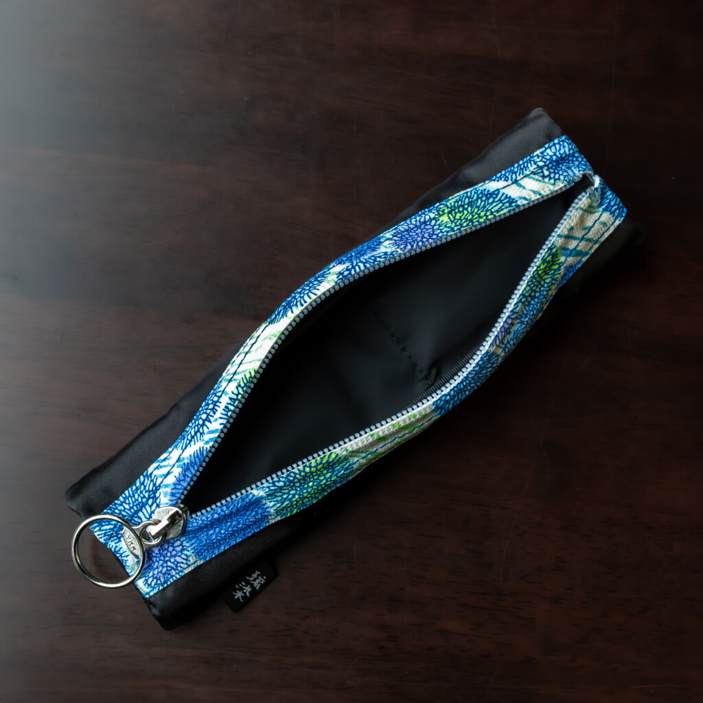 sango_zip_pen_case_bk_bl