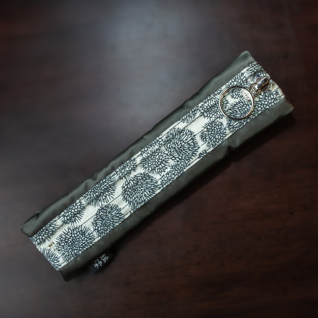sango_zip_pen_case_sv_bk