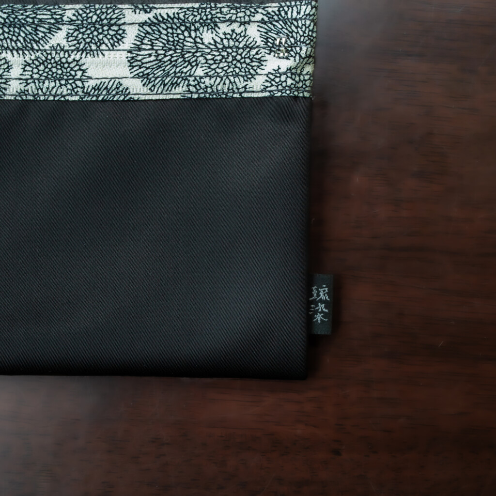 sango_zip_pouch_bk_bk
